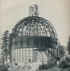 Luurankokupoli tähtitieteelliselle mammutille, vuodelta 1935