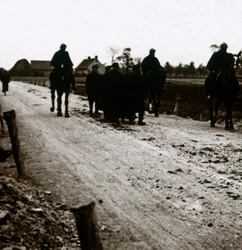 Sotilaat tiellä, c1914-c1918