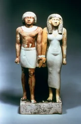 Egyptiläisen pariskunnan patsas, 5. dynastia