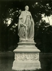 Lord Curzonin patsas Grounds of Victoria Memorial Hallissa, 1925.