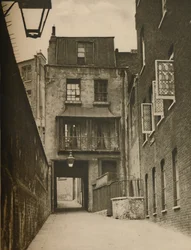 Strand Lane ja roomalaisen kylpylän sisäänkäynti, vuodelta 1935.