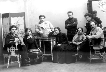 Opiskelijoita, vallankumouksellisen solun jäseniä Pietarissa, Venäjällä, 1908.
