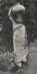 Tamulin hakemassa vettä, 1926