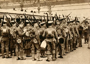 Territorials from Summer Camp - Terrierit mukana Waterloossa, 1914-1918, 1933.