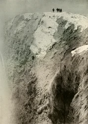 Erebuksen kraatteri, 900 jalkaa syvä ja puoli mailia leveä, 1908, 1909.