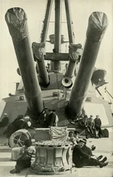 Brittileijonan hampaat, 1919.