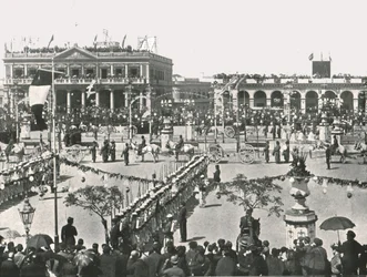 Suuri aukio juhlapäivänä, Montevideo, Uruguay, 1895.