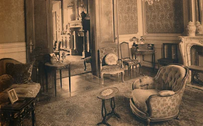 Ministeritoimisto Kuuban suurlähetystössä Brysselissä, Belgiassa, 1927.