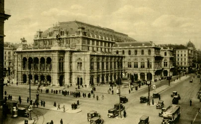 Oopperatalo, Wien, Itävalta, vuodelta 1935.