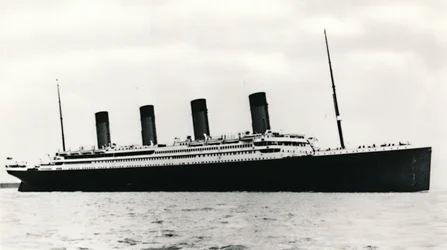 RMS Titanic lähtee Southamptonista 10. huhtikuuta 1912.