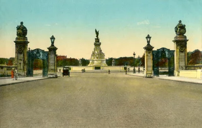 Victoria Memorial, Buckinghamin palatsi, Lontoo, vuodelta 1910.