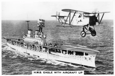 Lentotukialus HMS Eagle ja Fairey Flycatcher -lentokone, 1937