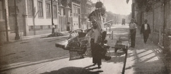 Pajutöiden myyjä, 1914