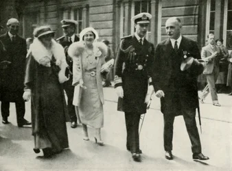 Heidän Majesteettinsa Edinburghissa kuningas George V:n juhlavuoden aikana 1935, 1937.