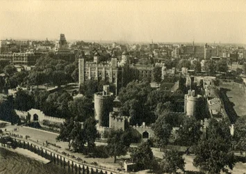 Lontoon Tower. Yleinen näkymä etelästä, 1920.