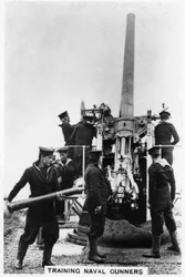 Laivaston ampujien koulutus, Whale Island, Portsmouth, Hampshire, 1937