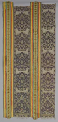 Kaksi osaa verhosta, 1700-luku.