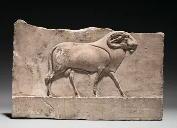 Votive Relief oinaan jumaluudesta, 305-30 eKr.