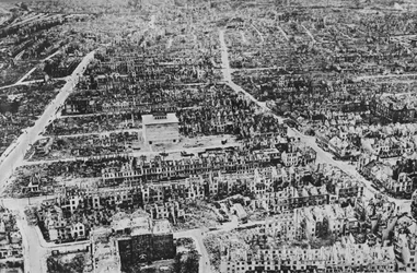 Mitä brittiläiset pommikoneet tekivät Bremenissä Weserin varrella vuonna 1945