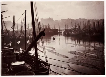 Whitby Harbour laskuveden aikaan, n. 1905