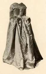 Valkoinen satiininen hääpuku, jota käytti rouva St. Clair Philadelphiassa, 1760, 1937.