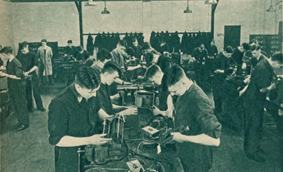 Langattoman käyttömekaniikan työpaja, 1940