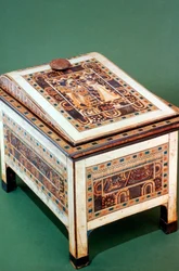 Puinen arkku Tutankhamonin haudalta 1300-luvulta eKr