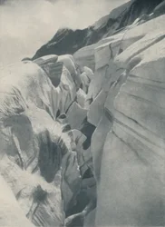 Haukottelu, Bergli Grindelwaldin yläpuolella, vuodelta 1935