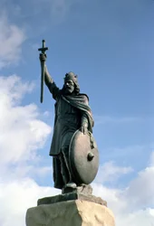 Alfred Suuren (849-99) patsas