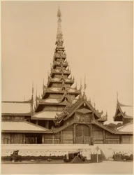 Myei-nan tai Main Audience Hall Mandalayn palatsissa Burmassa 1800-luvun lopulla (albumiprintti)