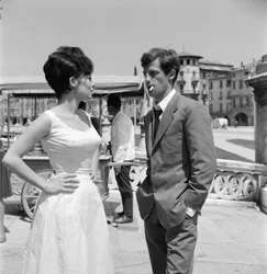 ABANO TERME (ITALIA): ELOKUVAN KUVAAMINEN "" THE CHEATERS"": NÄYTTÄJÄ JEAN-PAUL (jean paul) BELMONDO JA NÄYTTÄJÄ PASCALE PETIT - 1960