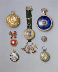 Kokoelma Faberge taskukelloja