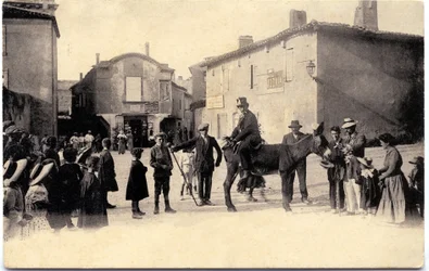 Aasintorni noin 1900, Carcassonne (postikortti).
