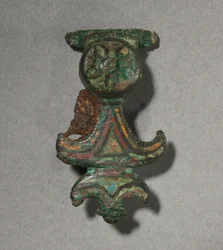 Koristeellinen rintakoru, n. 100-300