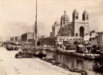 Uskonnollinen arkkitehtuuri: näkymä basilikakatedraalista Sainte Marie Maggiore (Sainte-Marie-Maggiore), rakennettu vuosina 1852-1893 arkkitehti Leon Vaudoyerin (1803-1872) suunnitelmien mukaan. Marseille, Bouches du Rhone (13), kerjäläisen esikuva