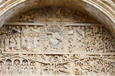 Sainte-Foyn luostarikirkon tympanon: Kristus kirkkaudessa ja viimeinen tuomio, Conques, Ranska
