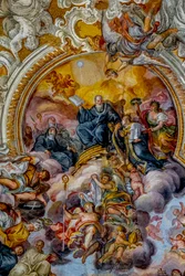 San Benedetto (St Benedict) kirkko, Catania, Sisilia (Italia). Kattofreskon yksityiskohta (1700-luku). Pyhä Benedict. (kuva)