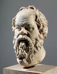 Sokrates, marmoripää, kopio Lysippoksen tekemästä pronssiveistoksesta Ateenan Pompeionista, klassinen kreikkalainen taide, noin 330 eKr.