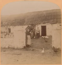 Ominainen koti, Ballintoy Village, Antrimin kreivikunta, Irlanti, 1900.
