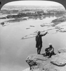 Assuan ja Elefantin saari nähtynä läntisiltä kallioilta, Egypti, 1905.