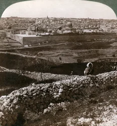 Jerusalem, katsottuna kaakosta, näyttää temppelin paikan, Palestiina, 1900-luku.