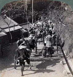 Ratsastus Daijingu-temppeliin shinto-aurinkojumalattaren palvontafestivaalille, Yokohama, Japani, 1904.