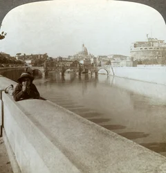 Tiber-joki, Castel Sant Angelo ja Pietarinkirkko, Rooma, Italia.