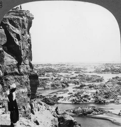 Niilin toinen katarakti lounaasta nähtynä, Egypti, 1905.