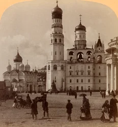 Ivan Suuren torni ja Arkkienkeli Mikaelin katedraali, Kreml, Moskova, Venäjä, 1898.