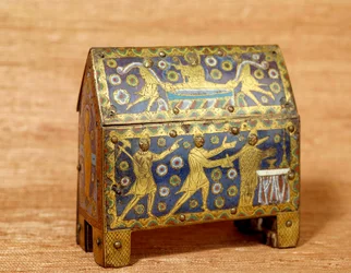 Taideteos: emaloitu kultainen ja kuparinen pyhäinjäännöslipas, jonka teki pyhä Thomas Becket (1118-1170), Canterburyn arkkipiispa. Noin 1200. Mitat 0,16x0,142 m. Pariisi, keskiajan kansallismuseo, Clunyn kylpylät