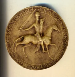 Richard I Leijonasydän (1157 - 1199) hajallaan vastapalkissa.