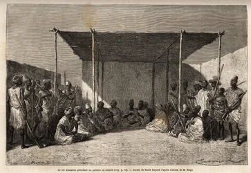 Kuningas Ahmadou johtaa Toucouleur-imperiumin neuvostoa tai palatsia Segou Sikorossa (Mali), viisaat miehet istuvat ja soturit asettuvat, kuningas pitää muslimirukousta käsissään. Kaiverrus havainnollistamaan luutnantti (laivaston) M:n matkaa Länsi-Sudanii