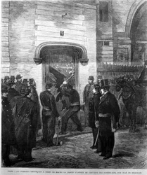 Palomiehet koputtivat Pariisin Rue Jean de Beauvais -kadulla sijaitsevan dominikaanilustarin sisäänkäyntioveen vuonna 1880. Kaiverrus 1800-luvulta.