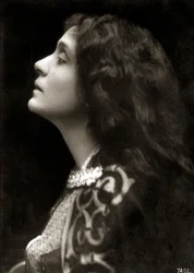 Eleonora Duse - muotokuva profiili